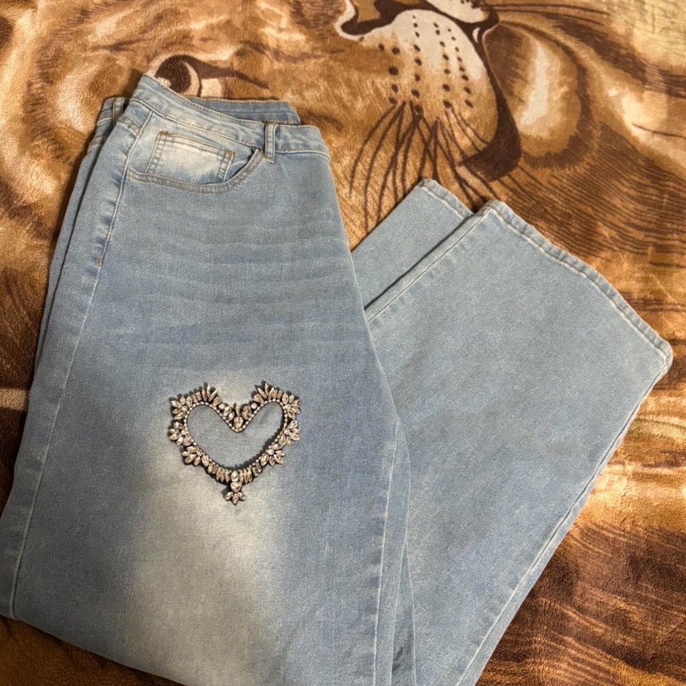 SHEIN Light Blue Straight Leg Jeans with Heart Detail